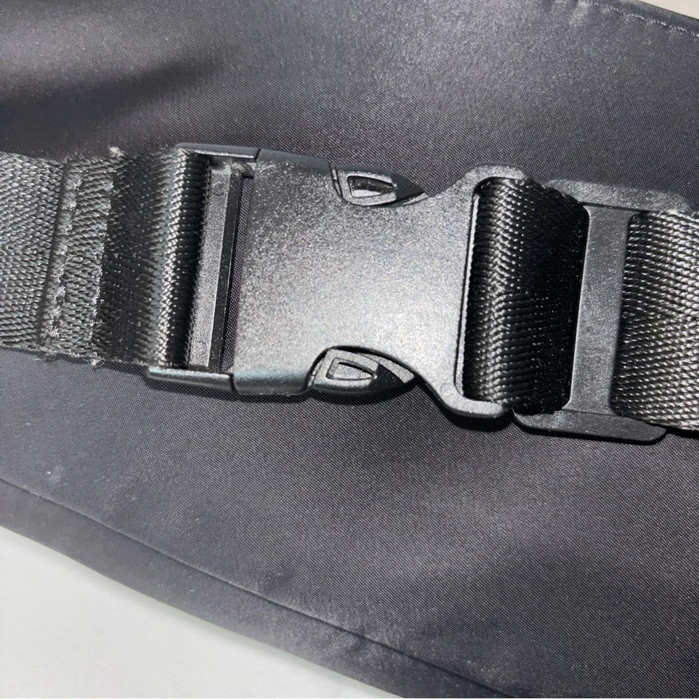 Tutilo New York Fanny Pack Black Adjustable Waist Shoulder Bag Unisex.